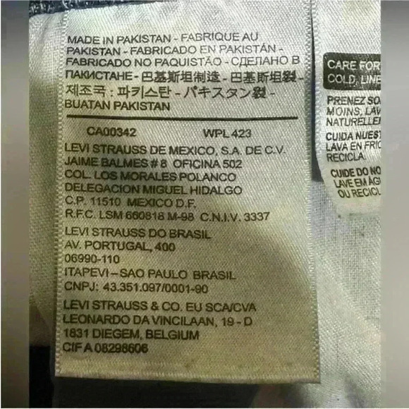 Levi's- Women's Mid- Length Jean Shorts Size
24 EUC! - Picture 11 of 12